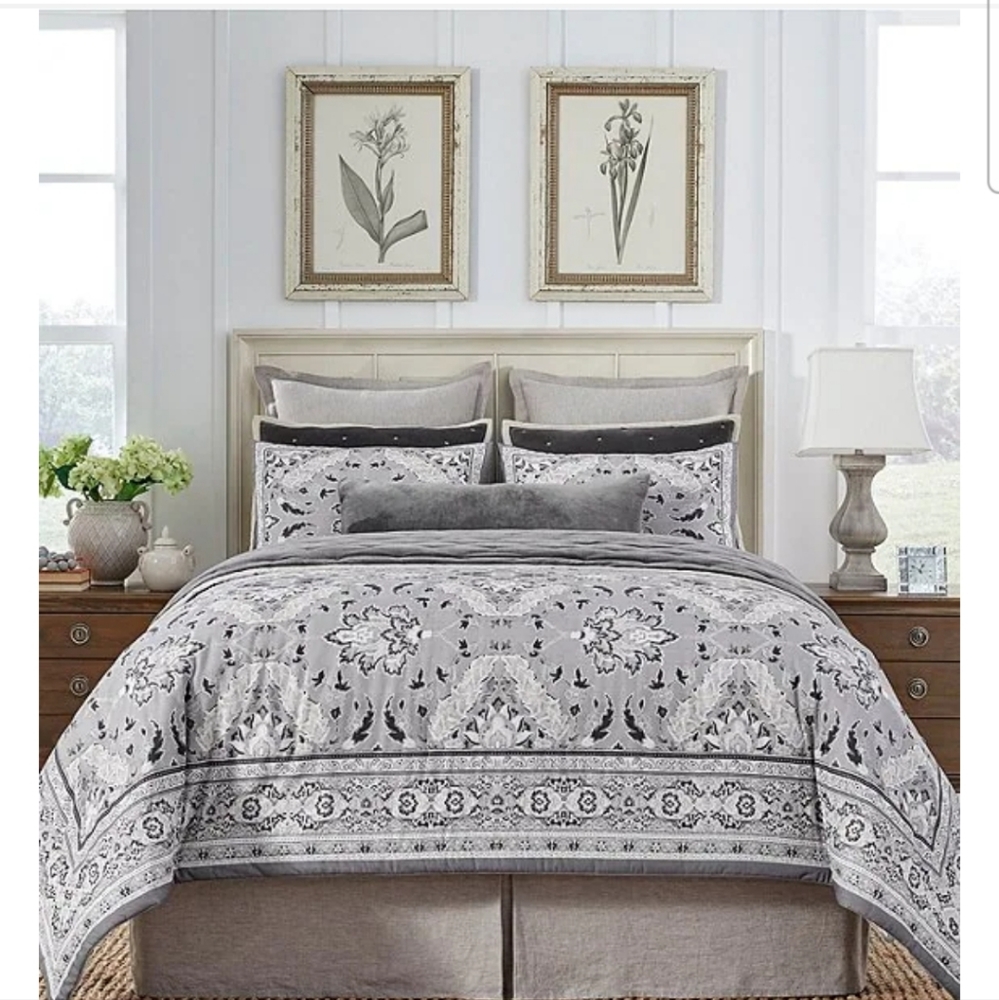 Southern Living Callaway Framed Medallion Print Comforter Mini Set